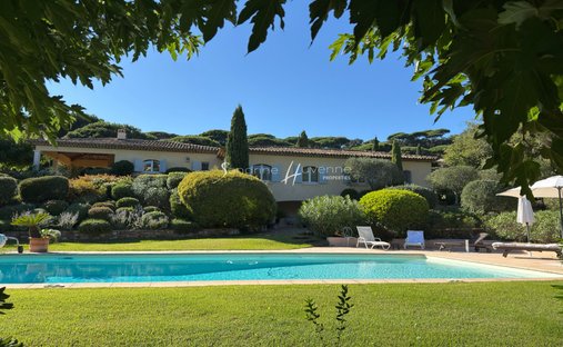 Villa in La Croix-Valmer, Provence-Alpes-Côte d'Azur, France 1