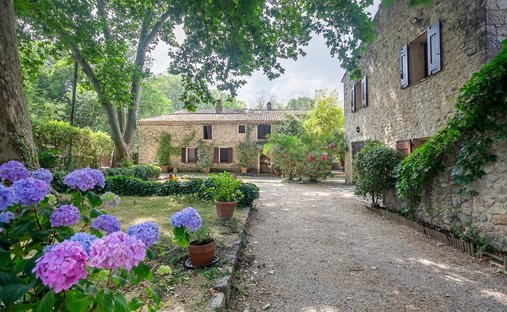 House in Centre, Fuveau, France 1