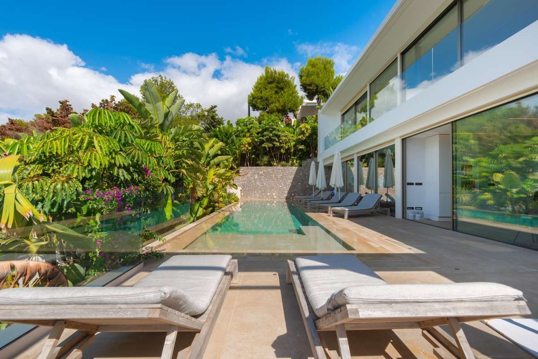 Villa in Cap Martinet, Santa Eularia des Riu, Balearic Islands 4 - 16386785