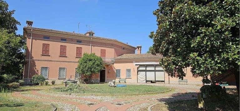 Villa in Curtatone, Lombardy, Italy 1 - 16389458