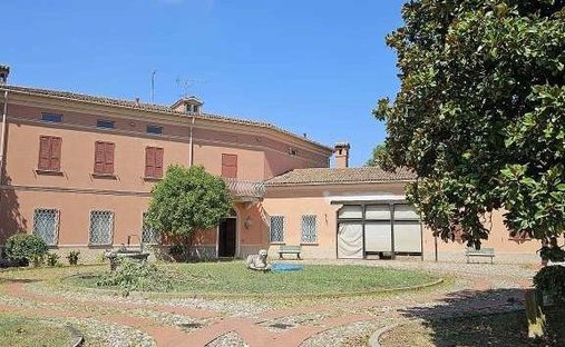 Villa in Curtatone, Lombardy, Italy 1