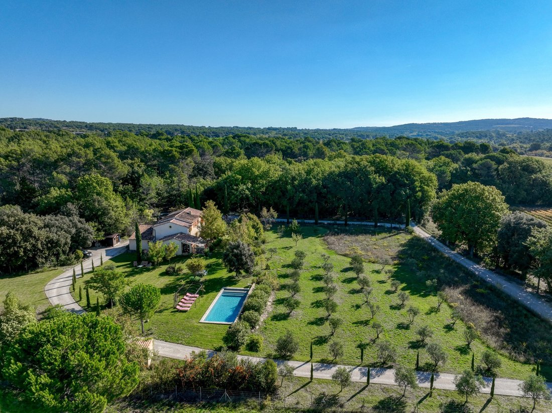 House in Le Tholonet, Provence-Alpes-Côte d'Azur, France 1 - 16390102