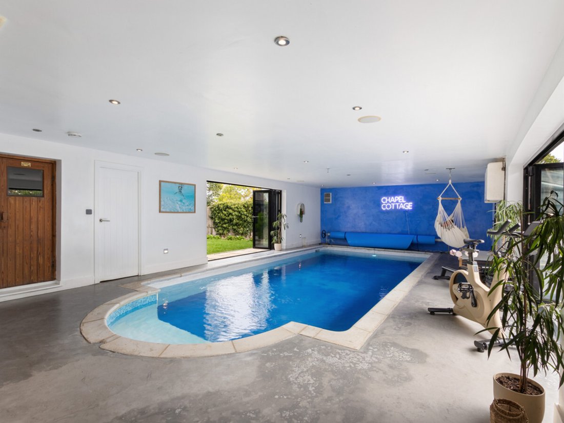 House in Burgess Hill, England 2 - 16390360
