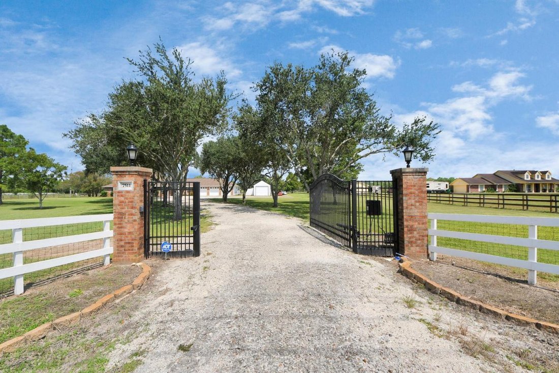 House in Rosharon, Texas, United States 2 - 16388427