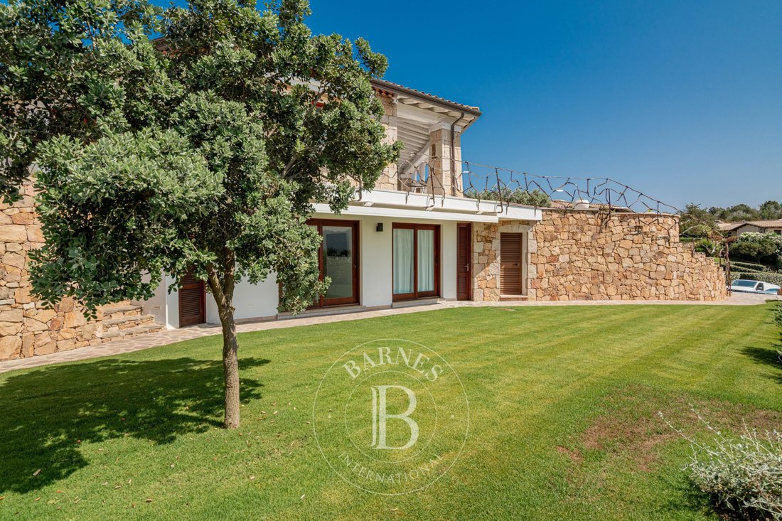 Villa in San Teodoro, Sardinia, Italy 5 - 16389483