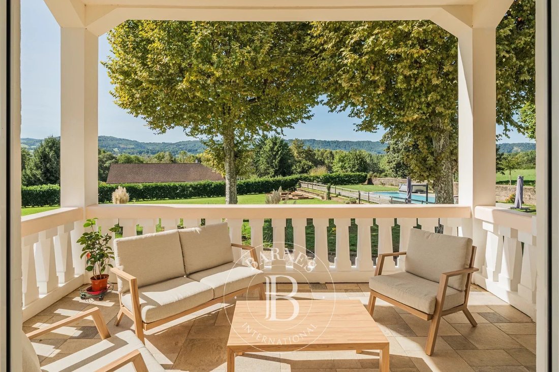 Estate in Saint-Jean-d'Avelanne, Auvergne-Rhône-Alpes, France 3 - 16389566