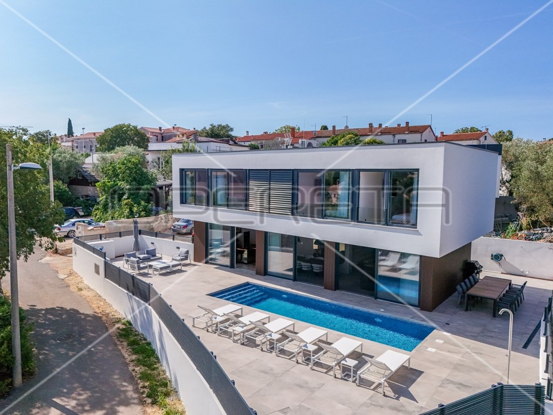 Villa in Rovinjsko Selo, Istria County, Croatia 1 - 16290848