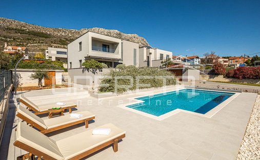 House in Kastel Kambelovac, Split-Dalmatia County, Croatia 1