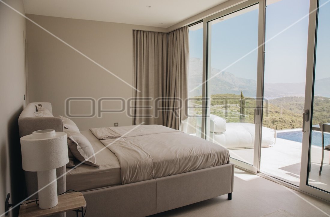 Villa in Zrnovo, Dubrovnik-Neretva County, Croatia 1 - 16290837