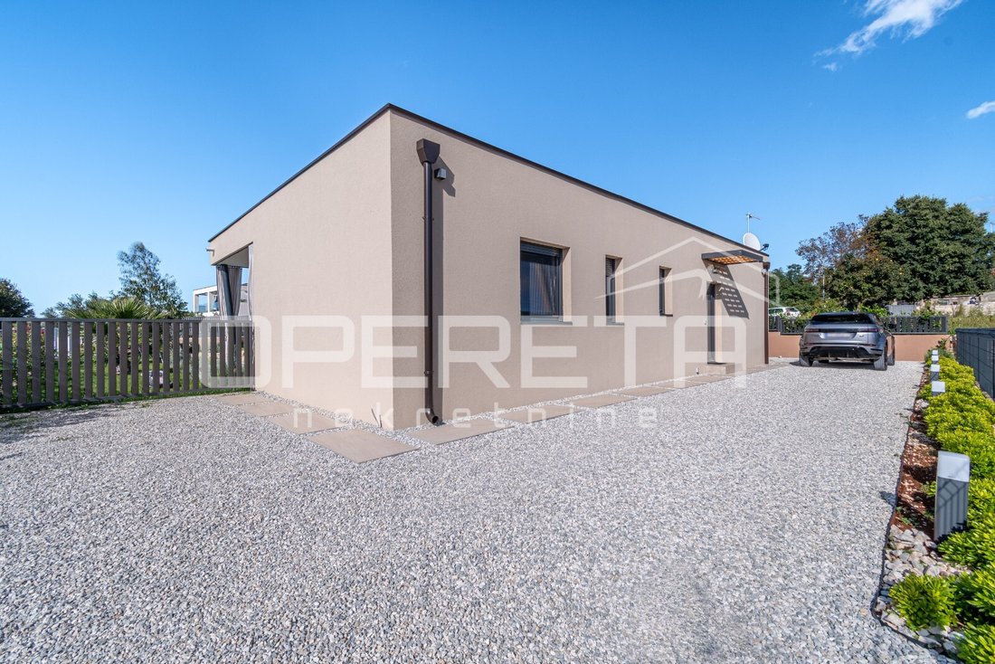 House in Sveti Lovrec Pazenaticki, Istria County, Croatia 2 - 16299241