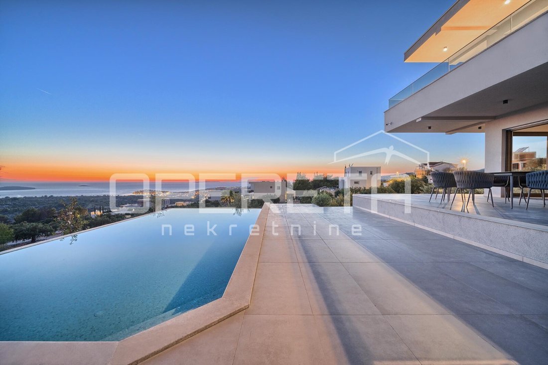 Villa in Primosten, Sibenik-Knin County, Croatia 2 - 16290928