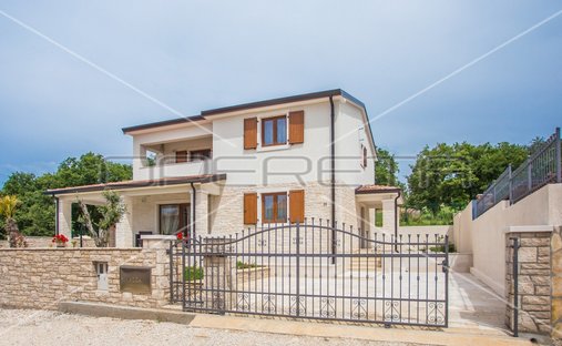 Haus in Kaštelir, Gespanschaft Istrien, Kroatien 1
