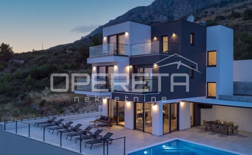House in Lokva Rogoznica, Split-Dalmatia County, Croatia 1