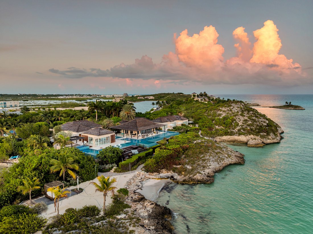 Estate in Long Bay Hills, Caicos Islands, Turks and Caicos Islands 3 - 16391108