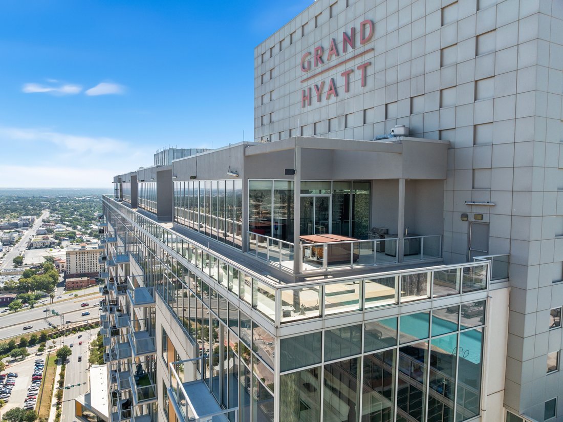 Condo in San Antonio, Texas, United States 3 - 16391390