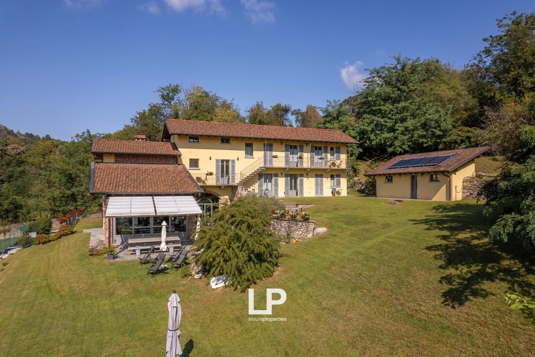Rancho en Angera, Lombardía, Italia 4 - 16392264