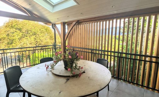 Castle for Sale in Bons-en-Chablais, Auvergne-Rhône-Alpes, France