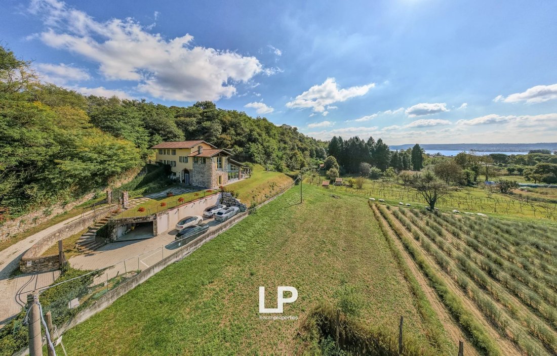 Rancho en Angera, Lombardía, Italia 3 - 16392264