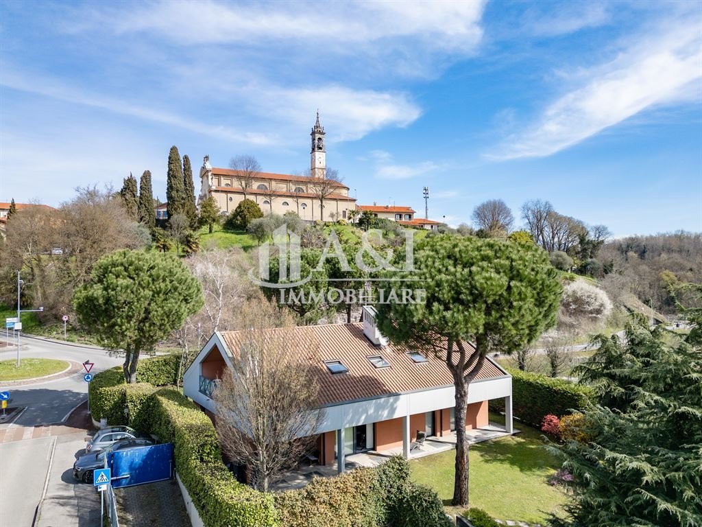 Villa in Nibionno, Lombardy, Italy 1 - 15422032