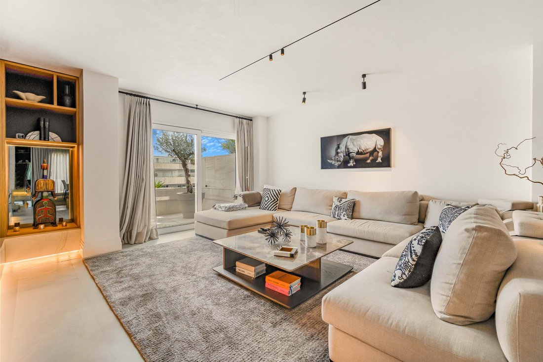Villa in Puerto Banus, Marbella, Spain 4 - 15390475