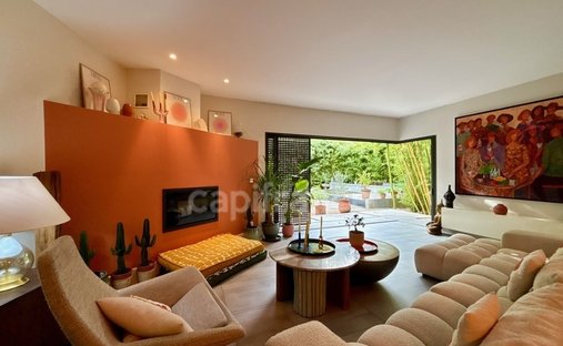 Castle for Sale in Pézenas, Occitanie, France