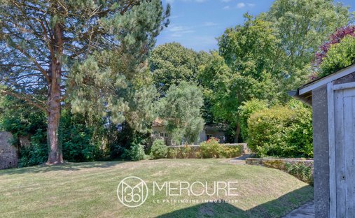 Near Bayeux Elegant XVII Ith Century Castle With 60 Ha Park