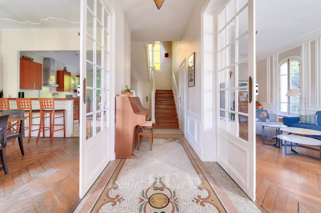 House in Saint-Cloud, Ile-de-France, France 2 - 16392157