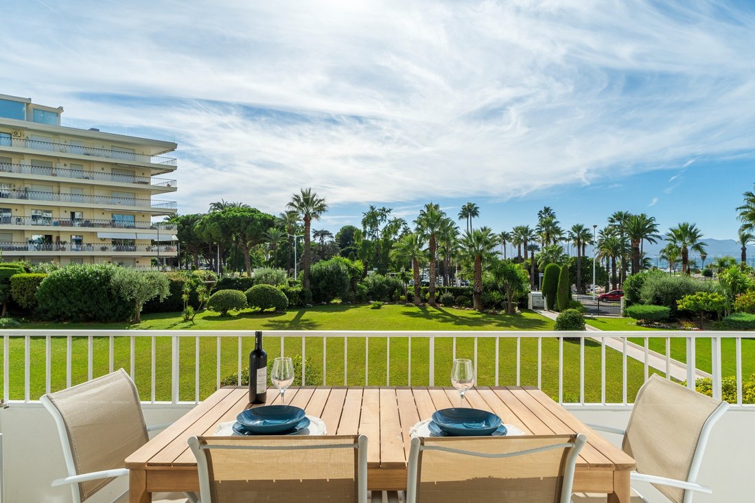 Apartment in Saint Nicolas, Cannes, France 2 - 16331211