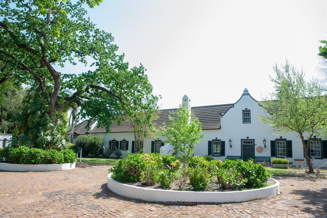 Farm Ranch in Drakenstein Local Municipality, Western Cape, South Africa 1 - 16394274