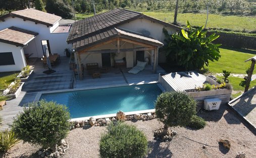 Castle for Sale in Marmande, Nouvelle-Aquitaine, France