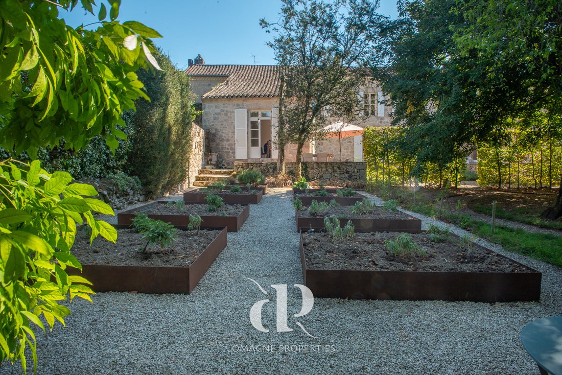 Townhouse in Castelsagrat, Occitania, France 4 - 16393915