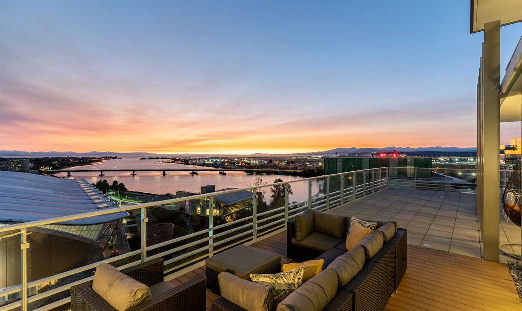 Penthouse Apartments In Richmond With City View preview
