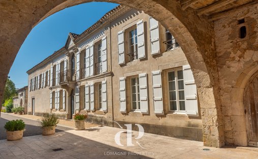 Stadthaus in Castelsagrat, Okzitanien, Frankreich 1