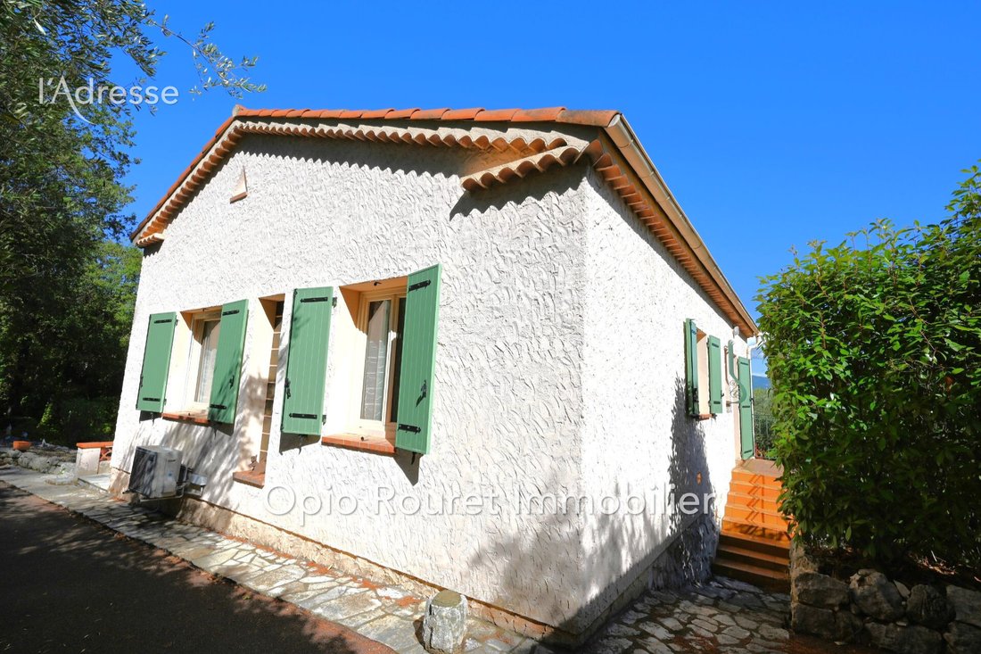 Villa in Nord, Roquefort-les-Pins, France 1 - 16394082