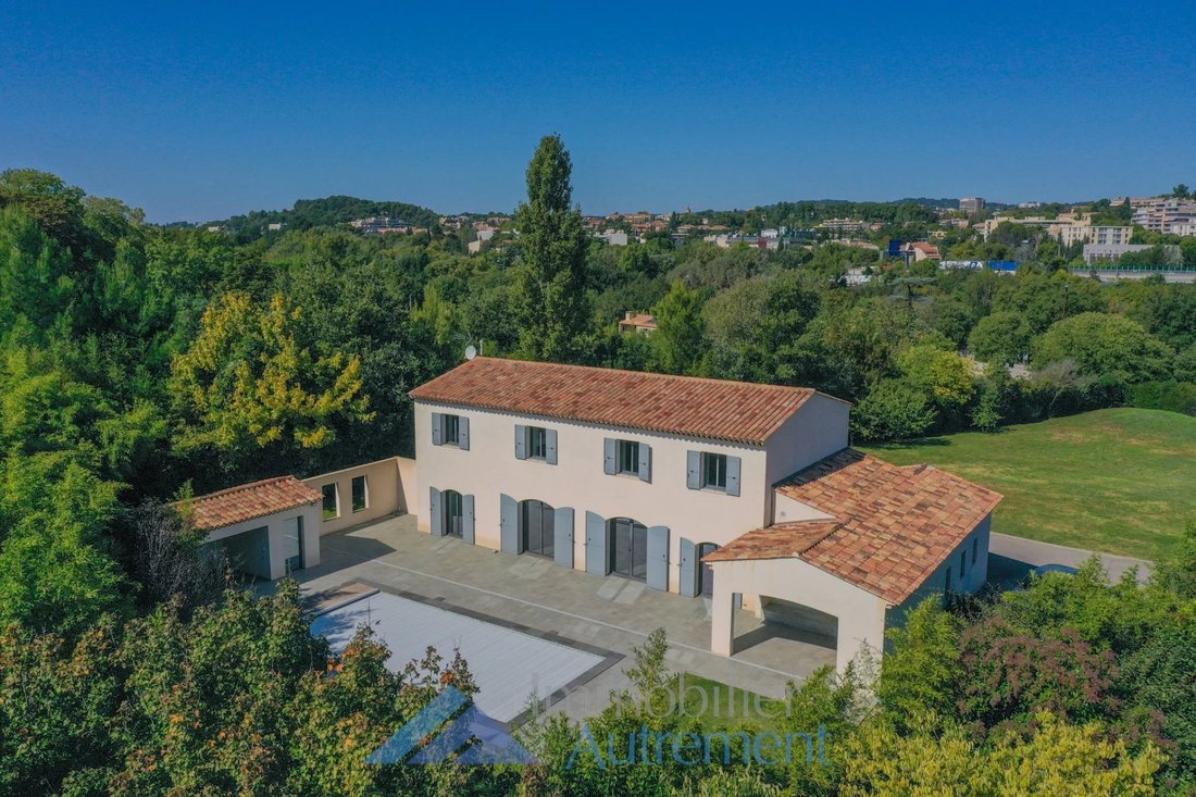 Villa in Le Tholonet, Provence-Alpes-Côte d'Azur, France 1 - 16391922