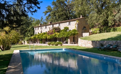 House in Châteauneuf-Grasse, Provence-Alpes-Côte d'Azur, France 1