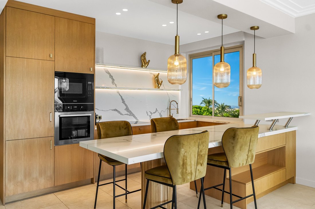 Apartment in Saint Nicolas, Cannes, France 5 - 16395162
