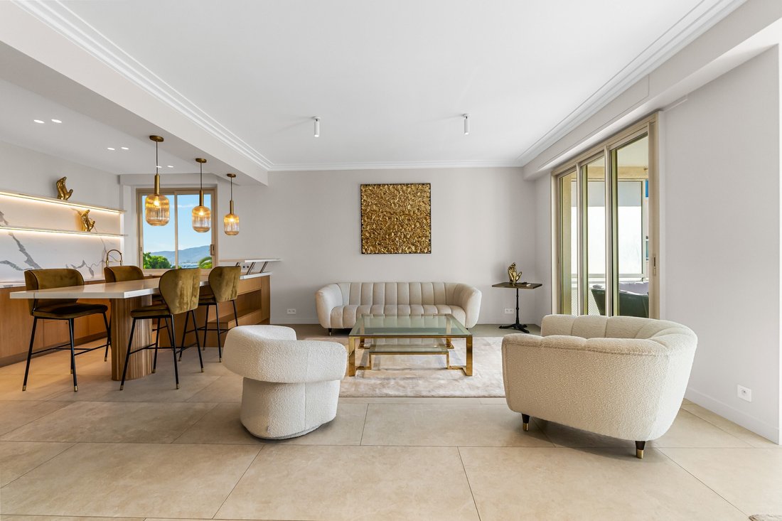 Apartment in Saint Nicolas, Cannes, France 3 - 16395162
