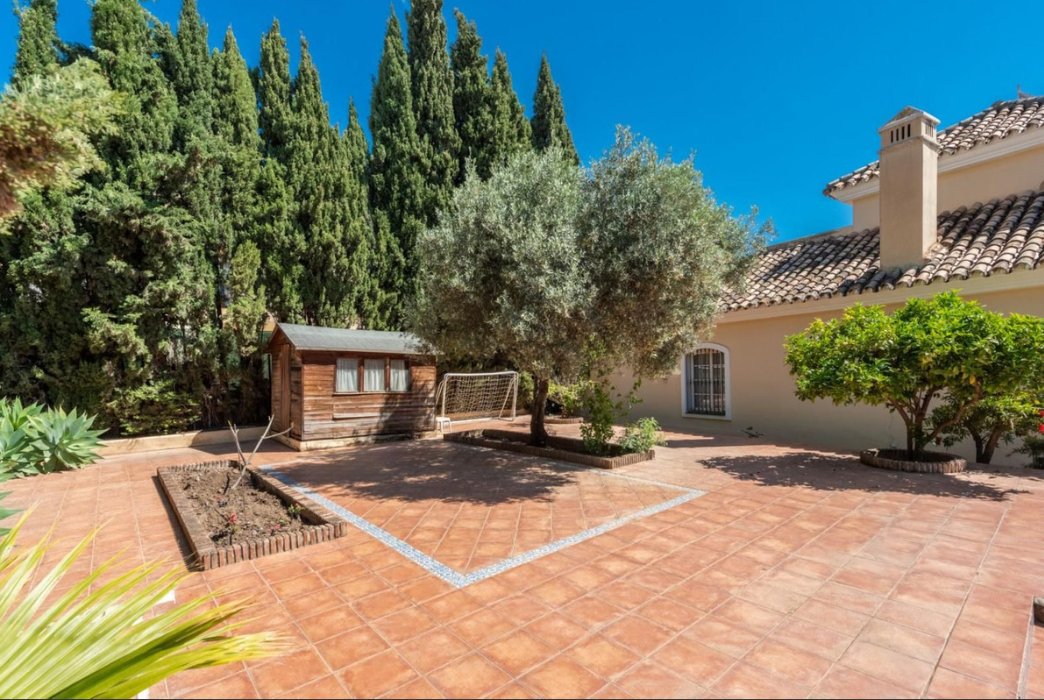 Villa in Marbella, Andalusia, Spain 4 - 16395144