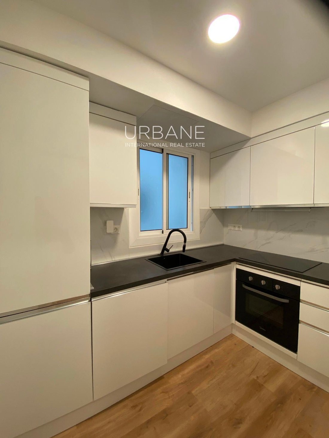 Apartment in Eixample, Barcelona, Spain 4 - 16395139
