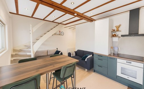 Castle for Sale in Grilly, Auvergne-Rhône-Alpes, France