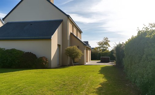 House in Saint-Lunaire, Brittany, France 1
