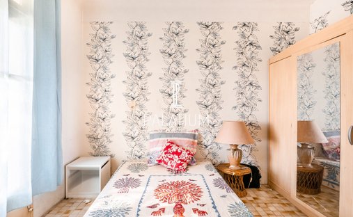 Castle for Sale in Manosque, Provence-Alpes-Côte d'Azur, France