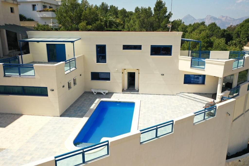 Villa in Zona de Mascarat, Valencian Community, Spain 1 - 16396443
