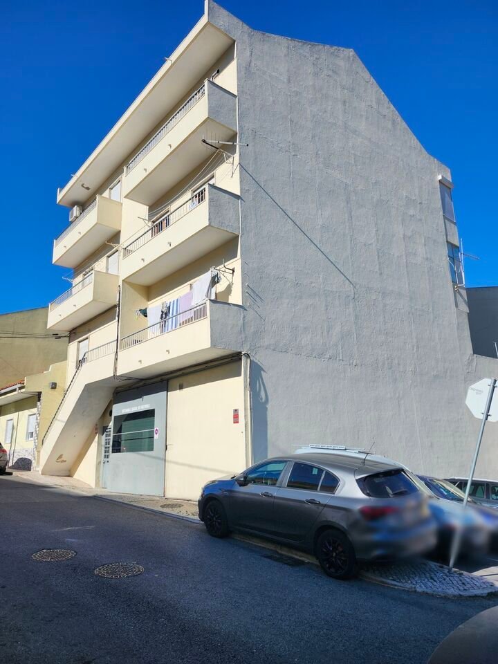 Estate in Pontinha e Famoes, Lisbon, Portugal 4 - 16395522