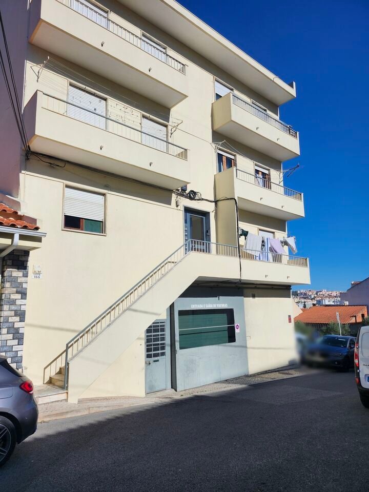 Estate in Pontinha e Famoes, Lisbon, Portugal 2 - 16395522