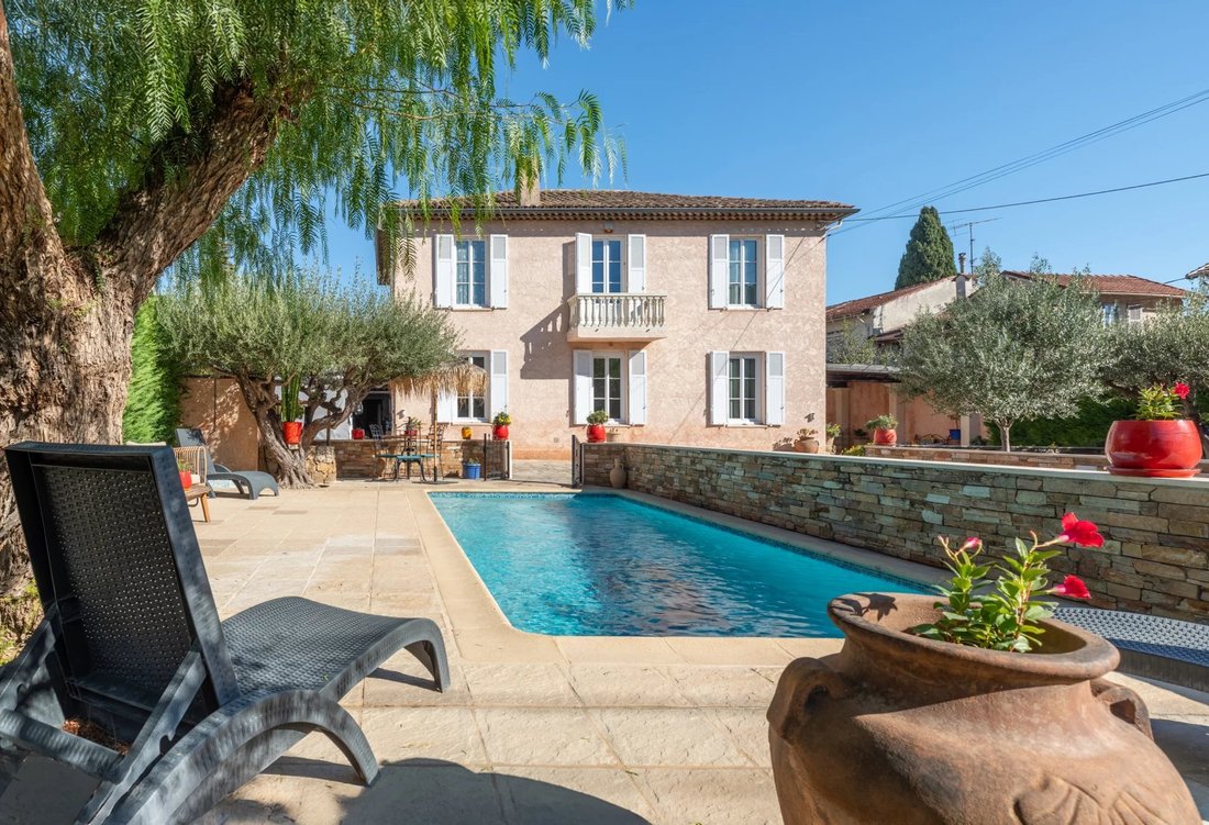 House in Les Muriers, Cannes, France 1 - 16395376