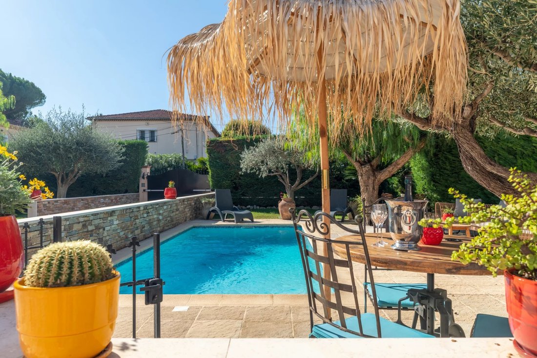 House in Les Muriers, Cannes, France 2 - 16395376