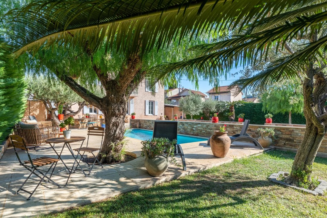 House in Les Muriers, Cannes, France 3 - 16395376