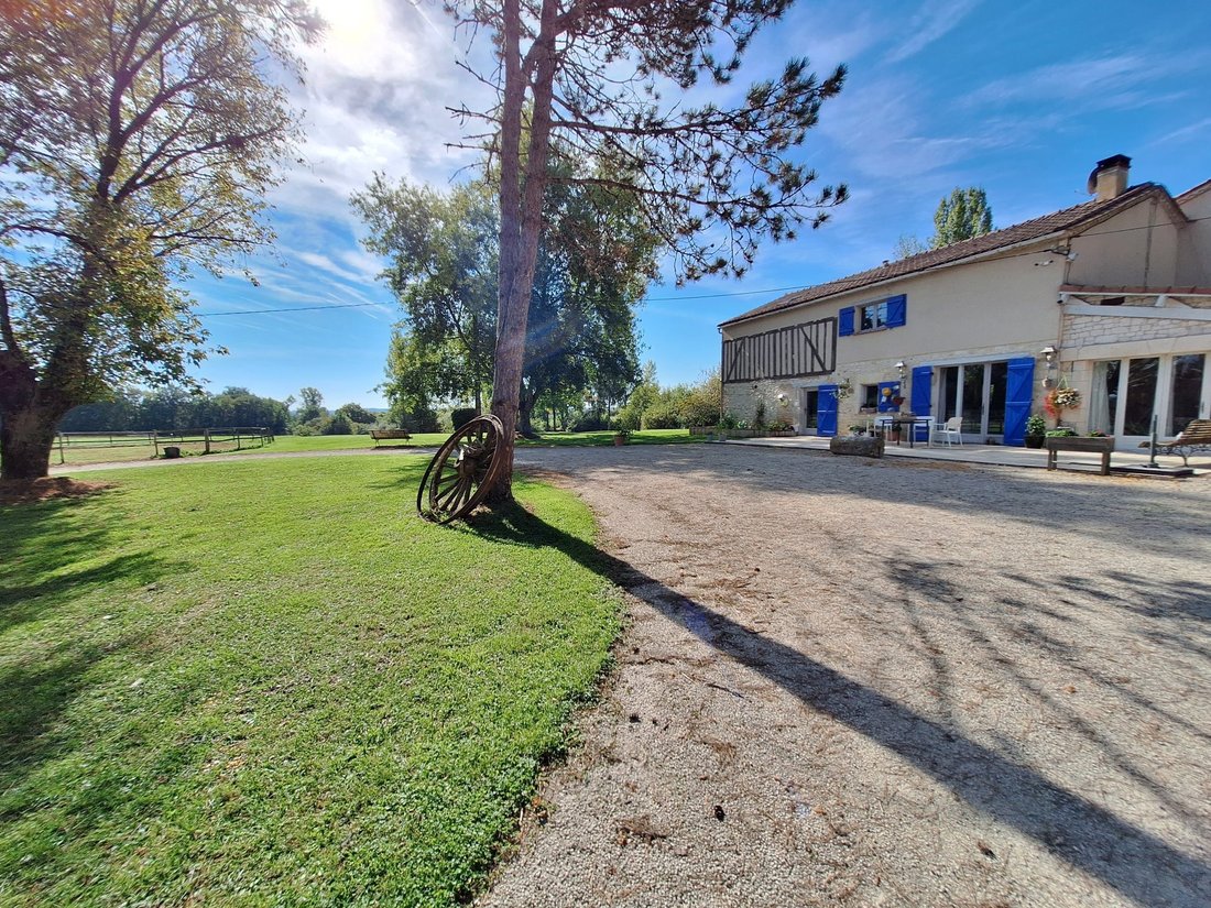 House in Arrondissement of Villeneuve-sur-Lot, Nouvelle-Aquitaine, France 1 - 16396286